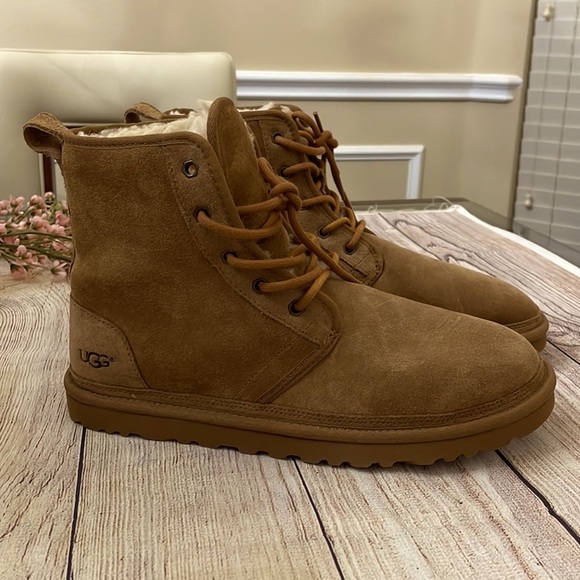 UGG Harkley Boot - Picture 2 of 9